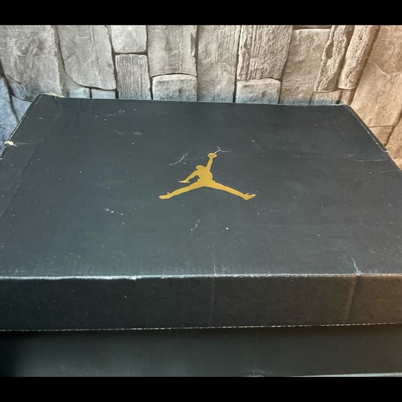 Jordan 1 mid box only - Picture 1 of 5